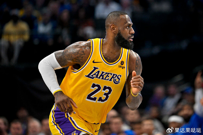 包含皇家马德里迎NBA季后赛关键赛，今夜豪取连胜，话题不断，团队化学反应显著的词条