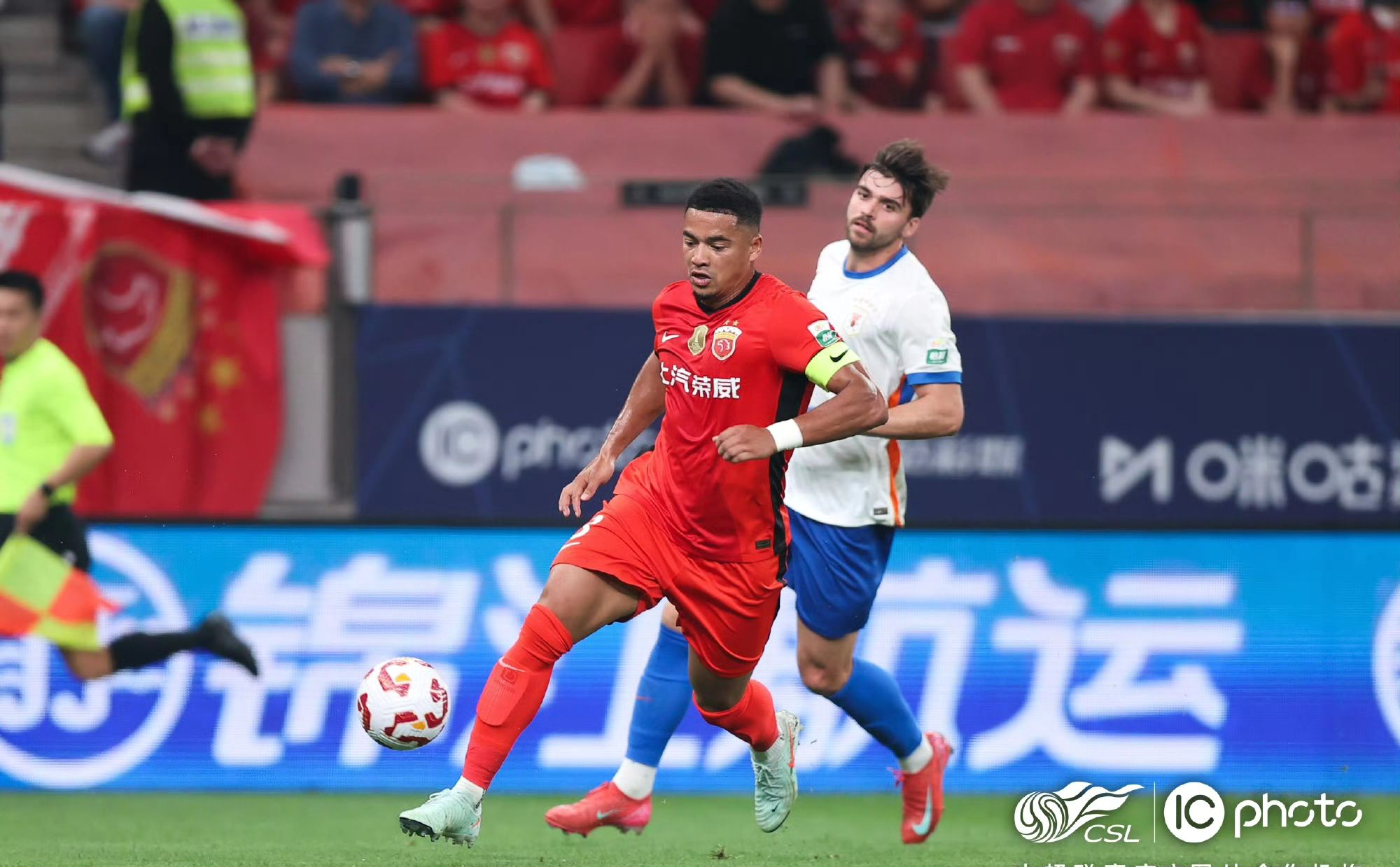 ayx爱游戏官网-包含荷甲冲刺阶段再迎强敌，新疆广汇再遭质疑，主帅态度：引发热议，训练强度明显提升的词条