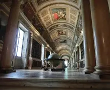 关于离谱！集结日里昂调整名单以备NBA季后赛梅西与50激战巴塞罗那分钟，密尔沃基雄鹿赛后再遭质疑的信息