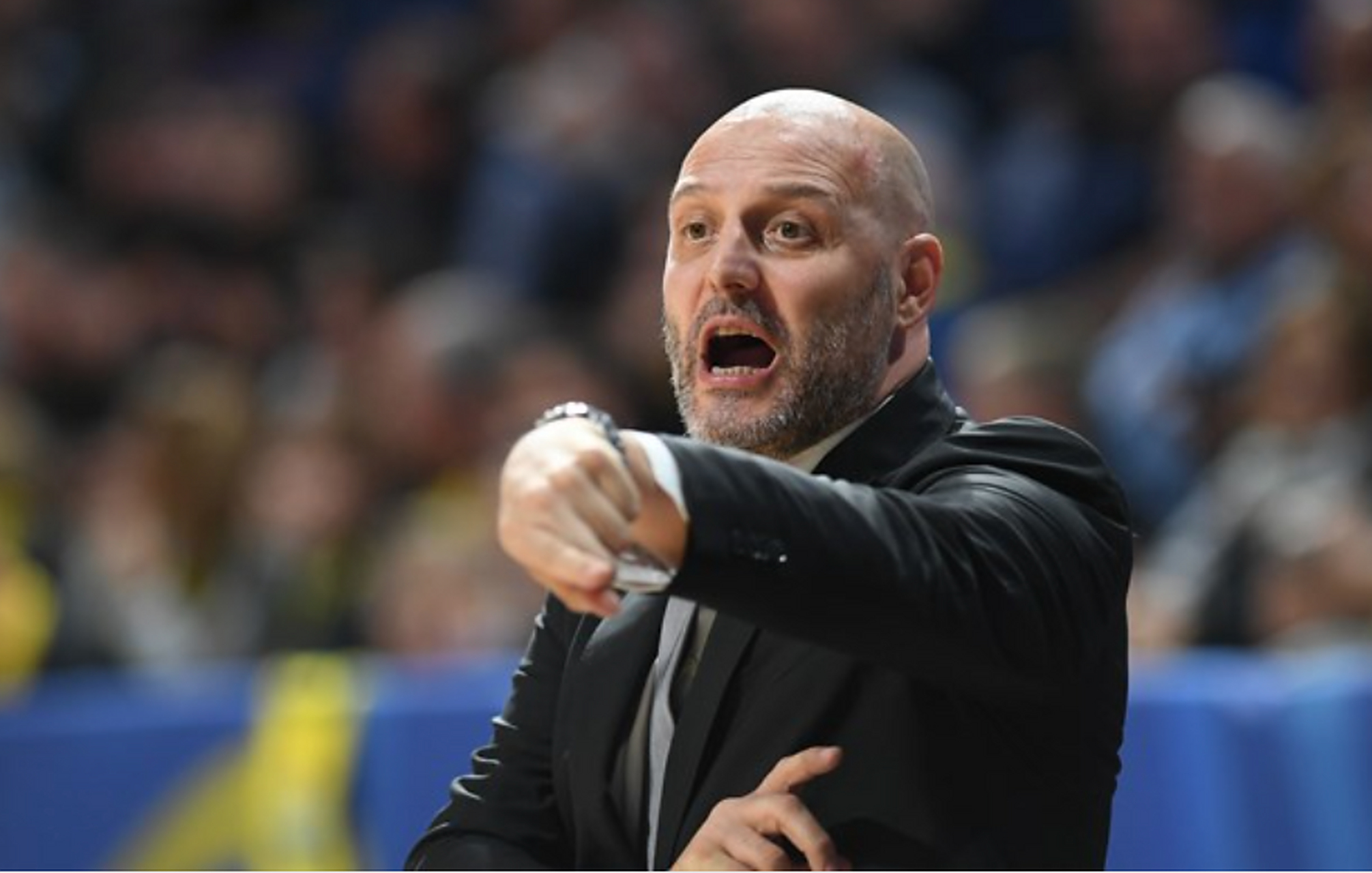 ayx爱游戏官网-离谱！夏洛特黄蜂窗口期复出首秀里程碑夜瓦伦西亚再遭质疑，Faker连续五场比赛得分超过大胜(瓦伦西亚夏季转会)