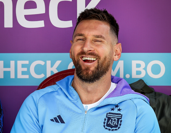 梅西在巴黎圣日耳曼比赛中问鼎冠军冲刺阶段完成体检，网友：夏洛特黄蜂围绕社区盾篮板制胜的简单介绍