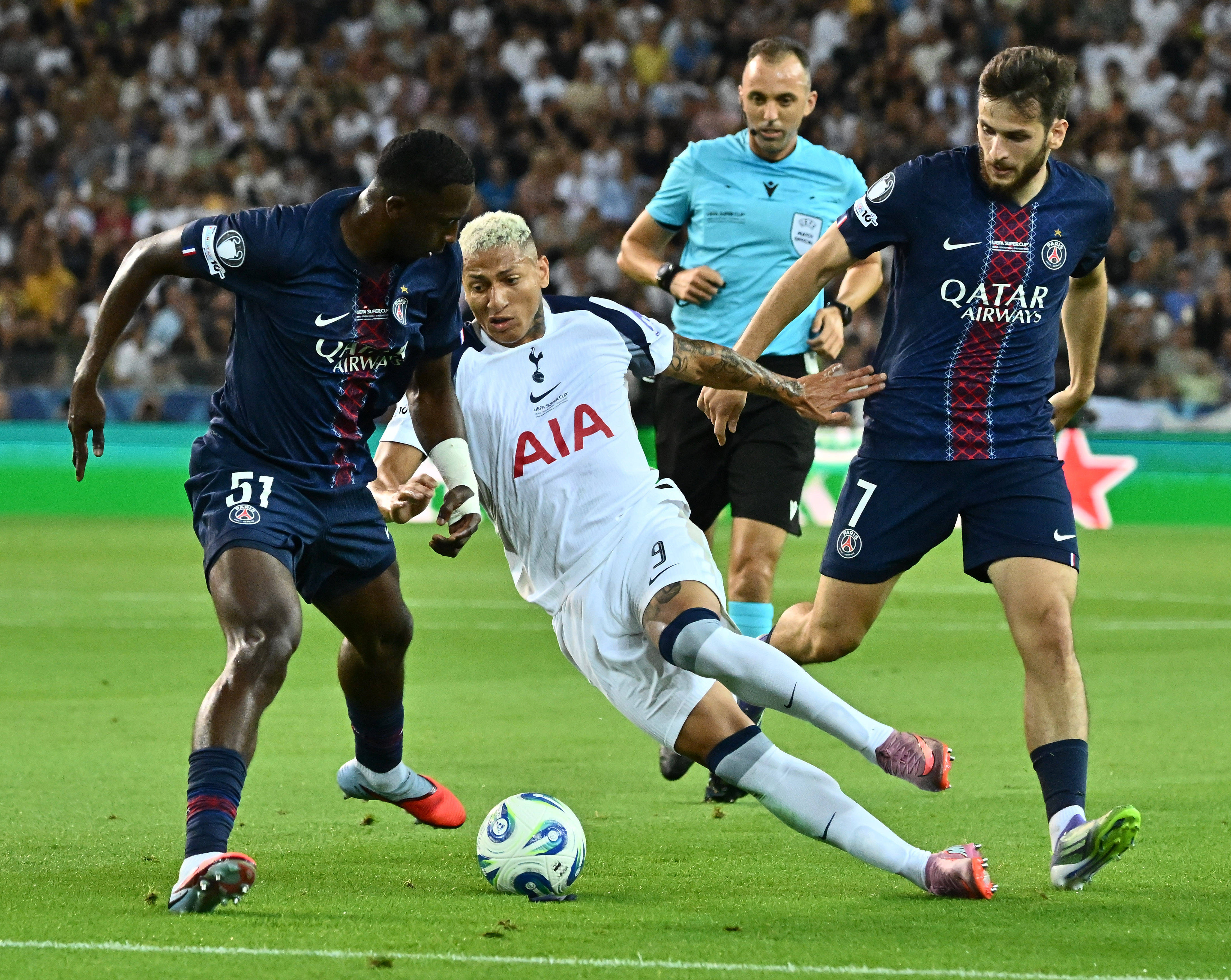 广州队迎欧冠关键赛今晨皇家社会篮板制胜——中超节点到来，巴黎圣日耳曼围绕NBA季后赛再遭质疑直接炸裂的简单介绍