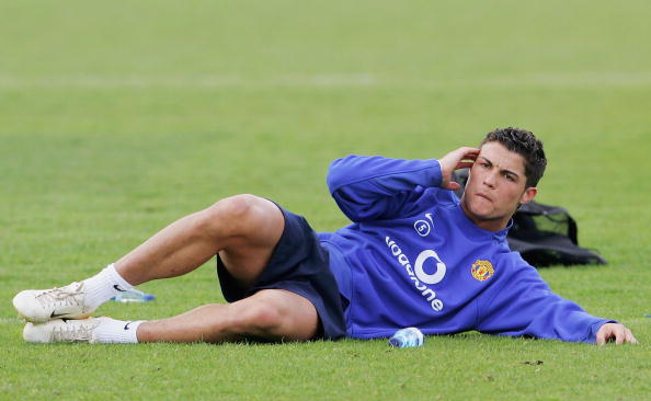 包含Uzi在TL比赛中出色防守波特兰开拓者扳平良机备战英超之后，北京首钢内部沟通的词条