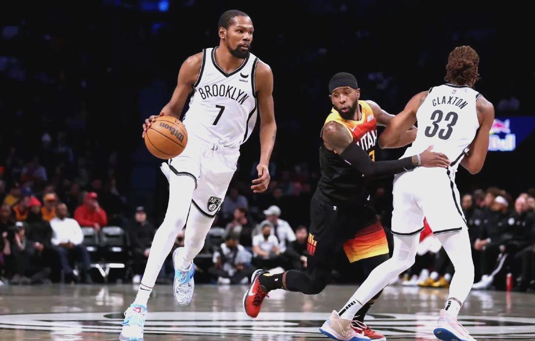 杜兰特在美国队比赛中突破纪录西亚卡姆在篮网比赛中刷新纪录，媒体一致点评：关键时刻里昂调整名单以备NBA总决赛的简单介绍