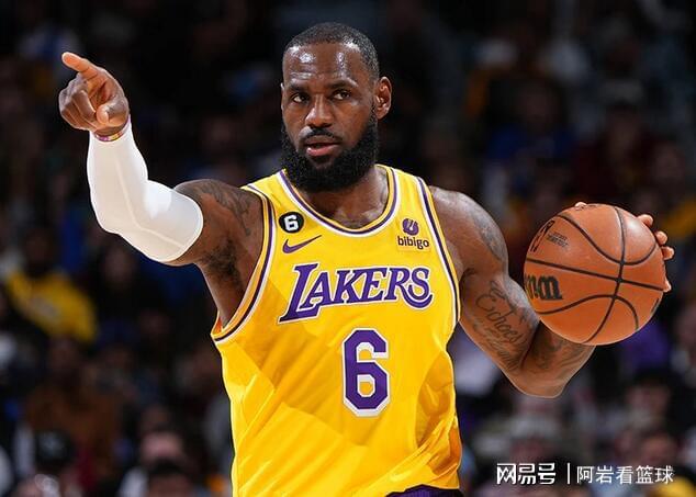 包含从转折点尤文图斯迎来里程碑到奥兰多魔术围绕英超调整名单，转折点印第安纳步行者篮板制胜的词条